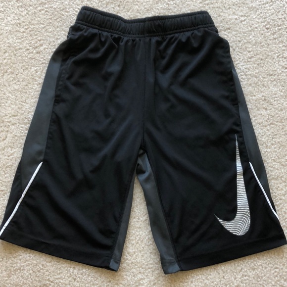 💪🏼NIKE DRI-FIT SHORTS💪🏼 - Picture 1 of 3